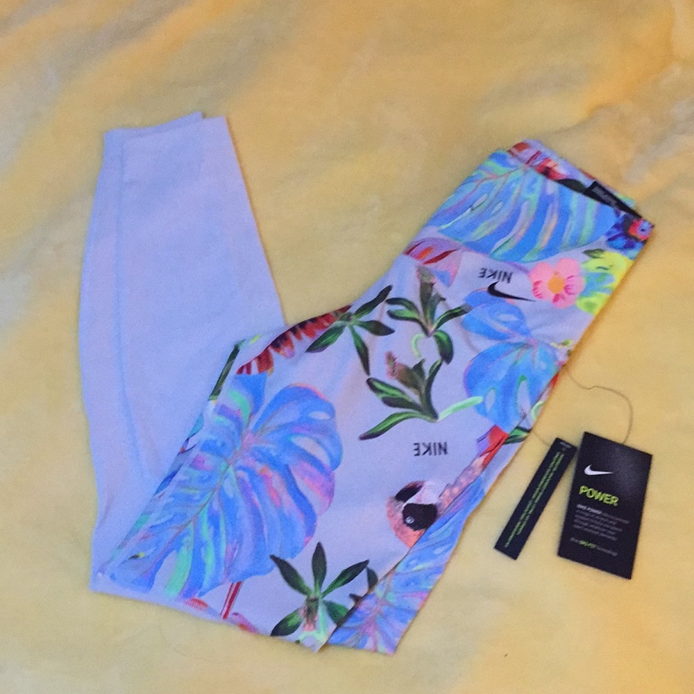 Nike women’s 7/8 tights!
